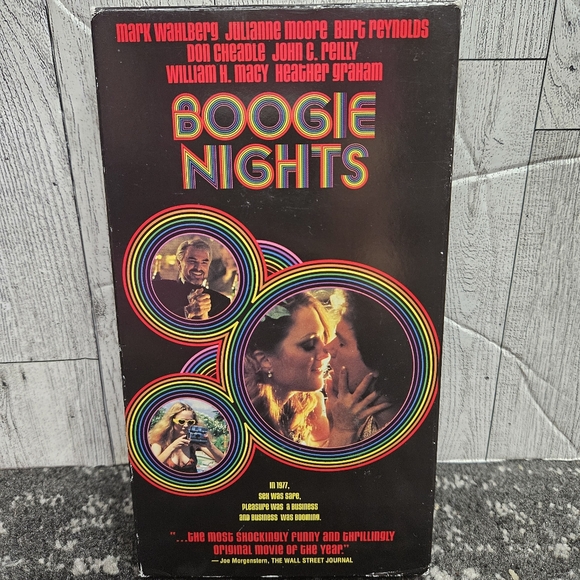 Boogie Nights VHS Mark Walberg Burt Reynolds Julianne Moore Rated R Movie - Picture 1 of 10